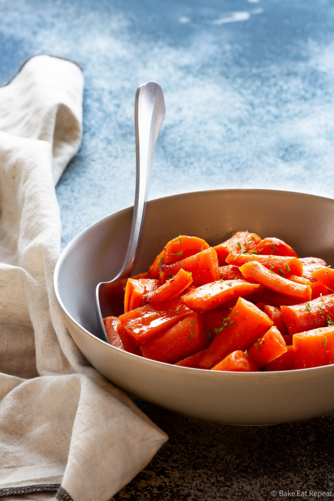 easy slow cooker maple glazed carrots